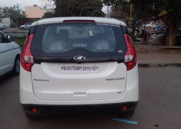 car-item